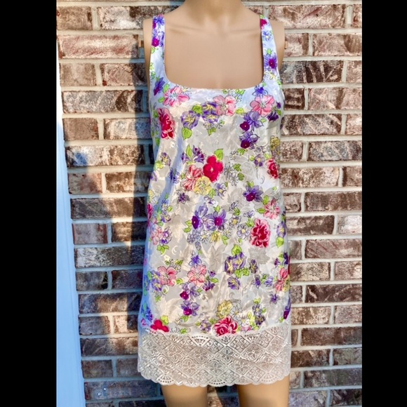 Victoria’s Secret Gold Label Floral Lace Trim Slip - Picture 3 of 8